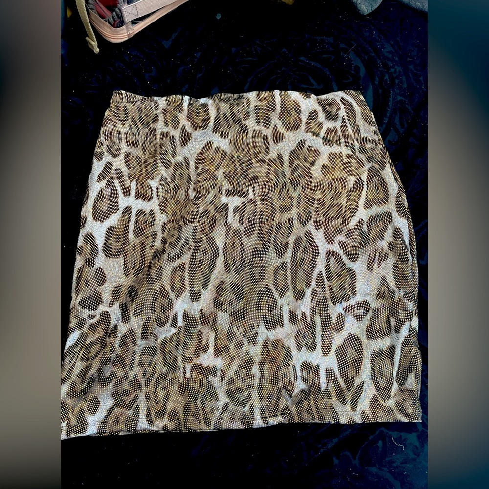 LUV LIZ SKIRT!
